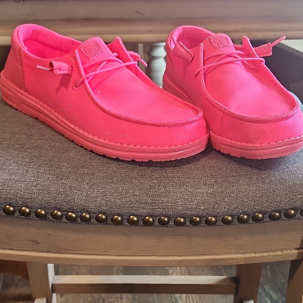 Hey Dude Women's Vibrant Pink Moccasins
